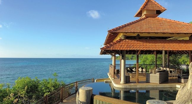 BEACHCOMBER SAINTE ANNE RESORT - Sainte Anne island