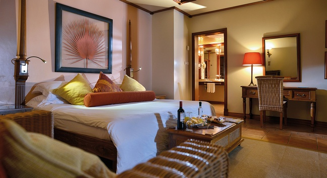BEACHCOMBER SAINTE ANNE RESORT - Sainte Anne island