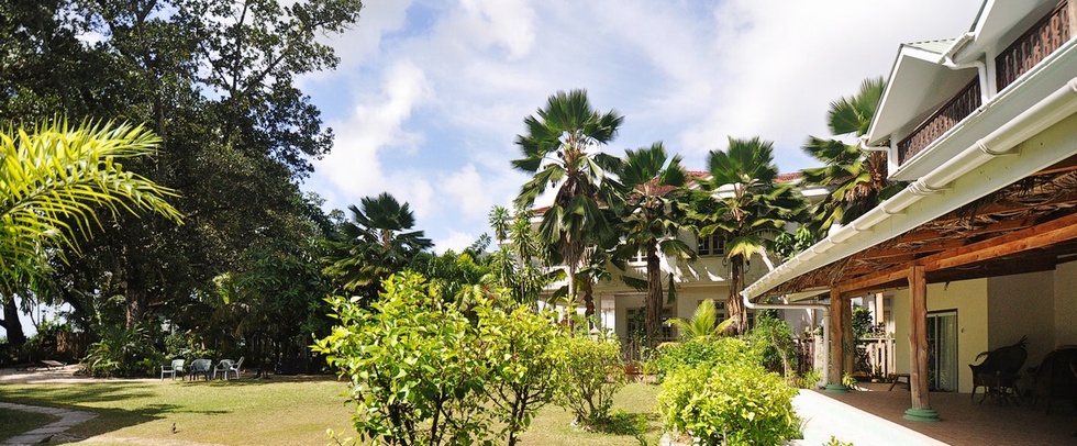 AUGERINE HOTEL BEAU VALLON - Mahé