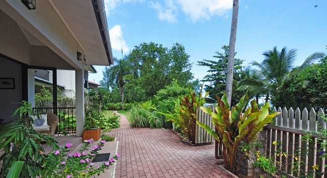 L'HIRONDELLE GUEST HOUSE PRASLIN - Praslin