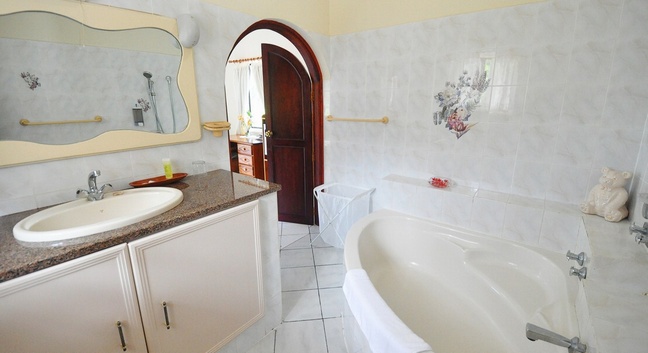 CARANA HILLTOP VILLA MAHE - Mahé