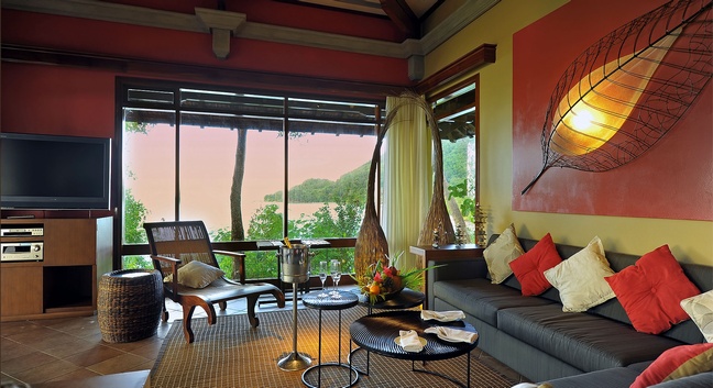 BEACHCOMBER SAINTE ANNE RESORT - Sainte Anne island