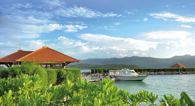 BEACHCOMBER SAINTE ANNE RESORT - Sainte Anne island