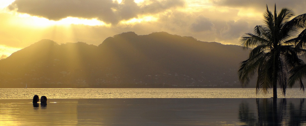 BEACHCOMBER SAINTE ANNE RESORT - Sainte Anne island