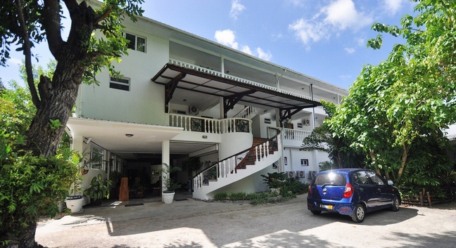 AUGERINE HOTEL BEAU VALLON - Mahé