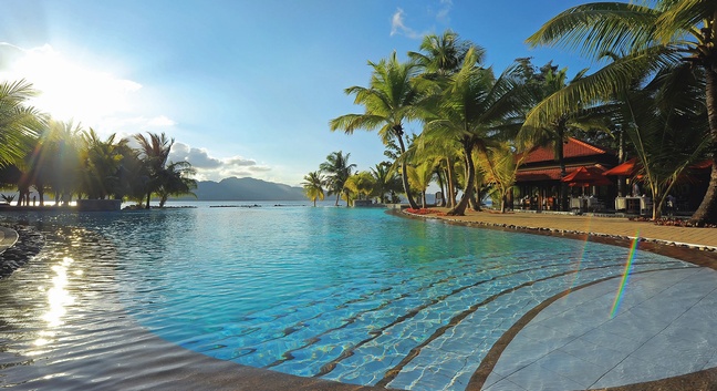 BEACHCOMBER SAINTE ANNE RESORT - Sainte Anne island